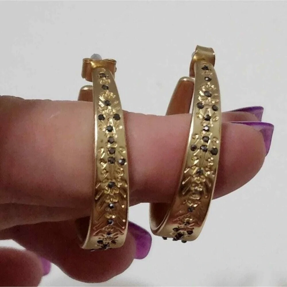 Lucky Brand Gold Tone Etched Floral Hoop Earrings Crystal Bohemian Vintage Style